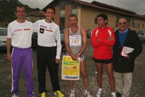 Gli atleti Violettaclub con Lino Pirico'